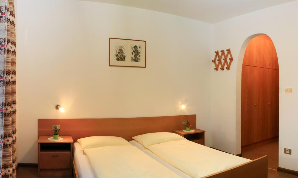 Pension Rastnerhof Luson Exteriör bild