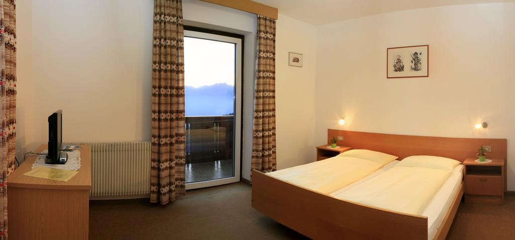 Pension Rastnerhof Luson Exteriör bild